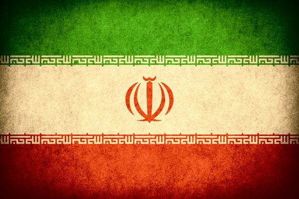 پرچم ایران یا بنر ایران روی کاغذ با بافت پرنعمت الگوی خشن