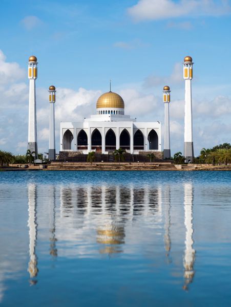 مسجد و انعکاس زیبا
