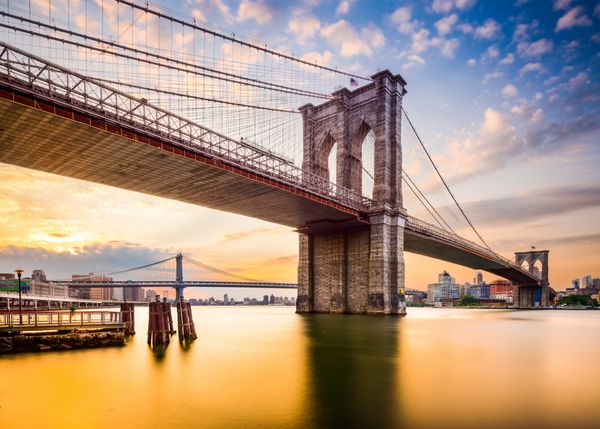 شهر نیویورک ایالات متحده آمریکا در پل بروکلین و رودخانه شرقی