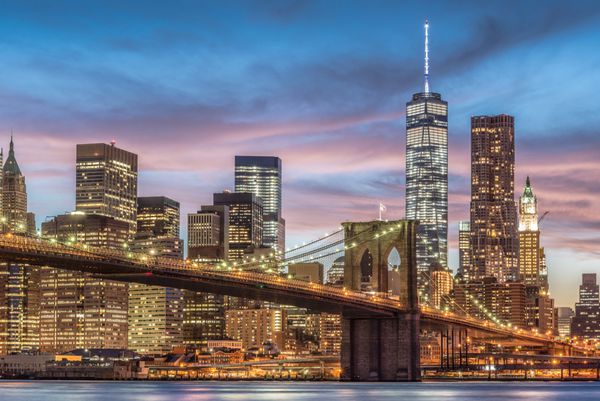 پل بروکلین با غروب خورشید شهر نیویورک ایالات متحده آمریکا