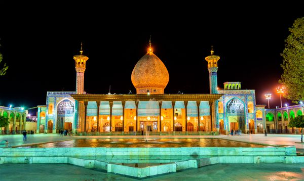 شاه چراغ بنای تدفین و مسجدی در شیراز ایران
