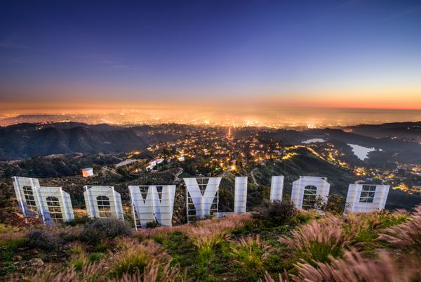 لس آنجلس کالیفرنیا - 29 فوریه 2016 تابلوی هالیوود مشرف به لس آنجلس علامت نمادین در ابتدا در سال 1923 ایجاد شد