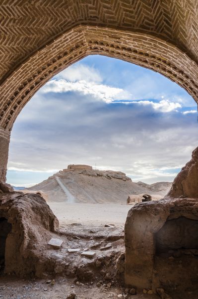 برج سکوت محوطه باستانی زرتشتیان در یزد ایران