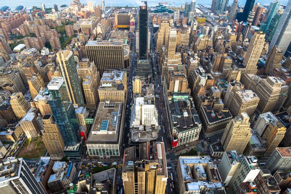 منظره شهری منهتن با آسمان خراش ها شهر نیویورک نمای هوایی