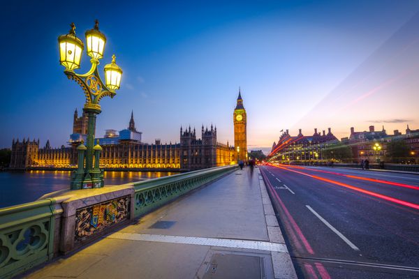 بیگ بن لندن و ترافیک روی پل وست مینستر در پادشاهی متحده