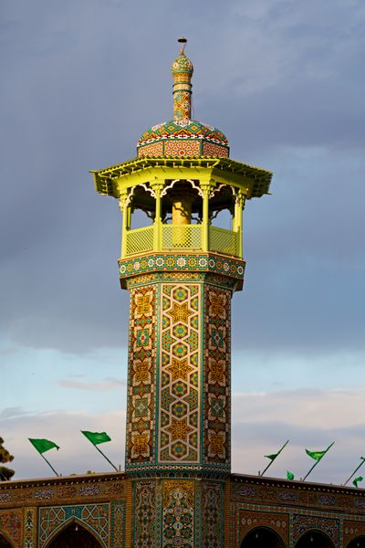 در مقبره اسلامی ایران مسجد معماری قدیمی مناره نزدیک آسمان