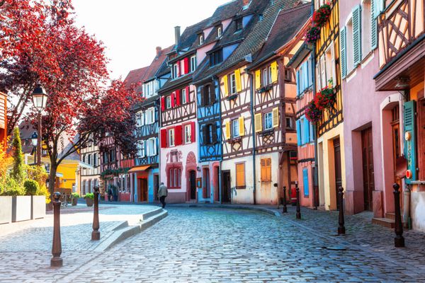 شهرهای زیبای فرانسه - کولمار با خانه های رنگارنگ نیمه چوبی
