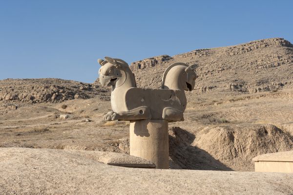  عکس تخت جمشید در زمان هخامنشیان