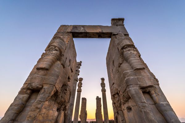خرابه های دروازه همه ملل در تخت جمشید شهر باستانی ایران