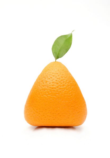 نارنجی مثلثی جدا شده روی پس زمینه سفید