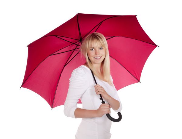 زن جوان با چتر قرمز