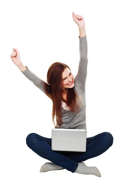 زن شاد با لپ تاپ ایزوله شده روی پس زمینه سفید