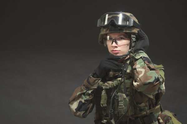 سرباز ناتو با تجهیزات کامل