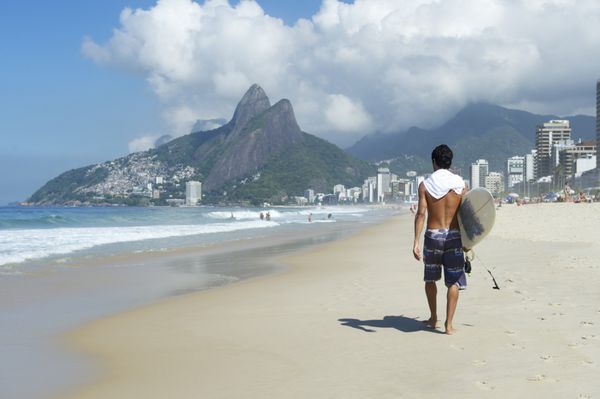 موج سوار برزیلی ایپانما ساحل ریو برزیل