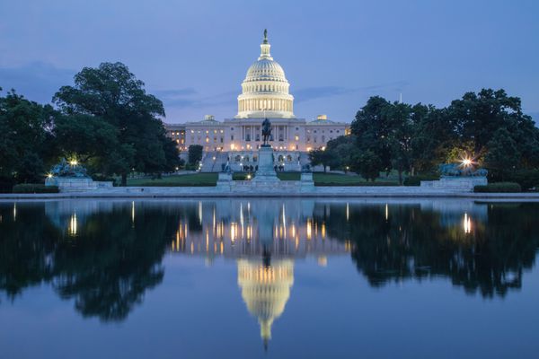 واشنگتن دی سی - بازتاب ساختمان کنگره ایالات متحده