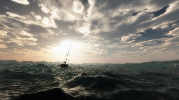 قایق بادبانی گم شده در اقیانوس طوفانی وحشی آسمان ابری
