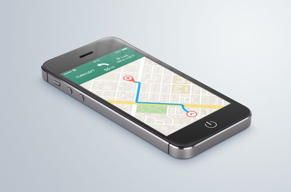 گوشی هوشمند موبایل مشکی با برنامه ناوبری GPS نقشه روی آن قرار دارد