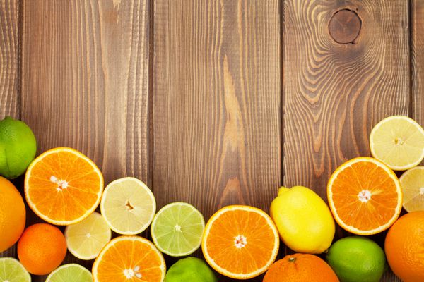 میوه های خانواده مرکبات پرتقال لیموترش و لیمو