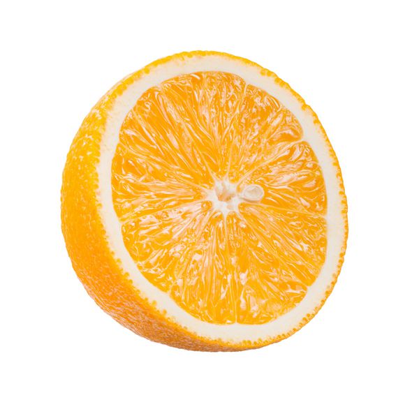 تکه پرتقال جدا شده روی سفید