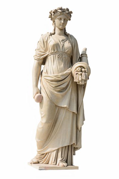 مجسمه زنان باستانی در زمینه سفید و قسمت بریده