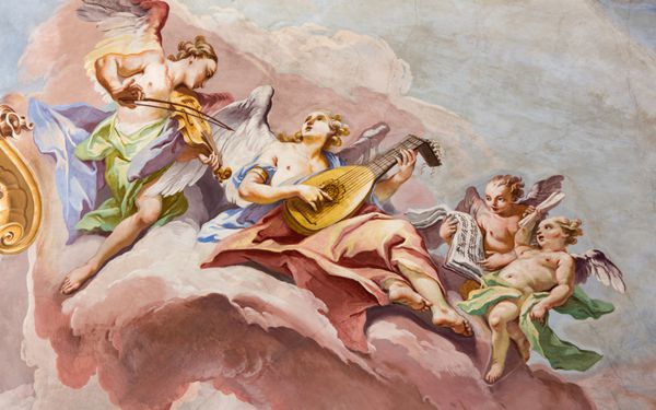 برشیا ایتالیا - 23 مه 2016 نقاشی دیواری از گروه های کر فرشتگان بر روی گنبد الهیات کلیسای chiesa di santafra قرن 18 توسط سانته کاتانئو