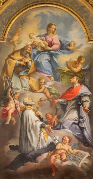 برشیا ایتالیا - 21 مه 2016 نقاشی مدونا در میان قدیسین در محراب اصلی کلیسای chiesa di san zeno al foro توسط جووانی باتیستا ساسی 1679 - 1762