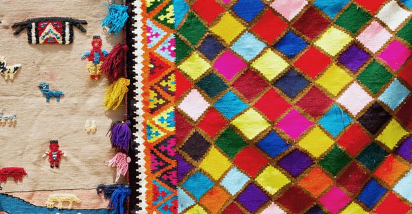 در منسوجات فرش عتیقه ایران زیورآلات زیبای عربی دستباف
