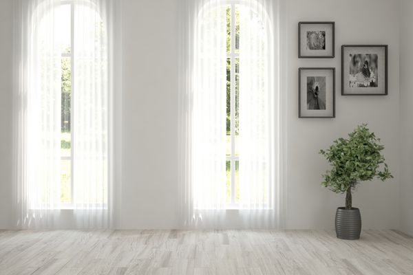 اتاق خالی سفید با چشم انداز سبز در پنجره طراحی داخلی اسکاندیناوی تصویر سه بعدی