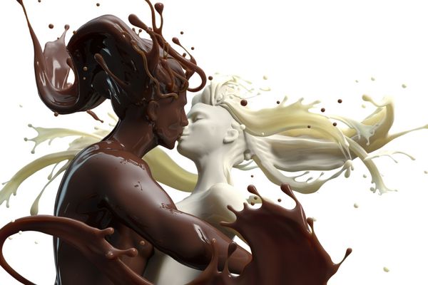 عاشقان قهوه و خامه در پاشش مفهوم قدرت مجسمه‌سازی دختر سفیدپوست در حال بوسیدن مرد قهوه‌ای شکلات شیر بوسه تصویر سه بعدی