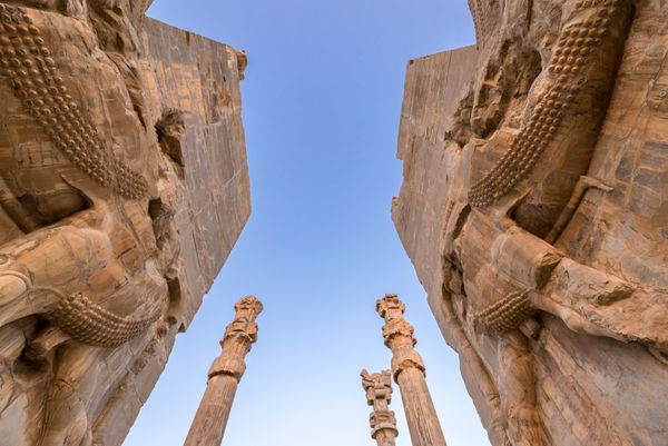 خرابه های دروازه همه ملل در تخت جمشید شهر باستانی ایران