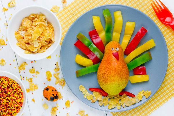 فلفل گلابی مرغ عید پاک - ایده صبحانه یا میان وعده خنده دار و سالم برای بچه ها