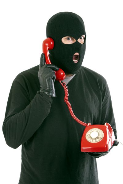 دزد با ماسک قرمز با تماس تلفنی
