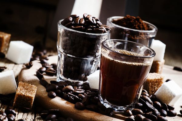سه نوع قهوه دانه های قهوه عربیکا آسیاب شده تازه