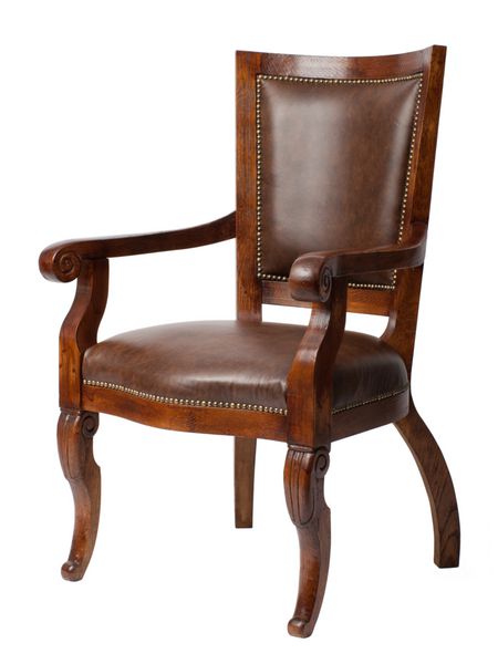 صندلی چوبی مجلل جدا شده در پس زمینه سفید