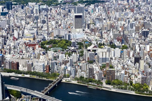 عکس هوایی منظره از توکیو - آسمان آبی و زیبا