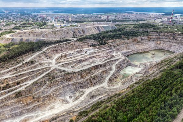 معدن روباز برای استخراج سنگ صید نمای هوایی پانوراما مشکل آلودگی محیط زیست