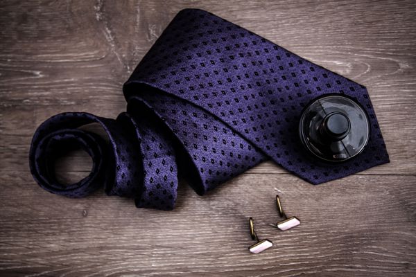 عطر با کراوات