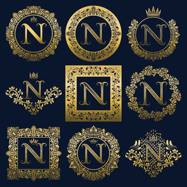 مجموعه تک‌نگارهای قدیمی از حرف N لوگوهای هرالدیک طلایی در تاج گل قاب های گرد و مربع
