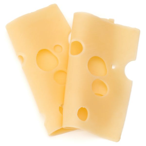 دو برش پنیر جدا شده در زمینه سفید