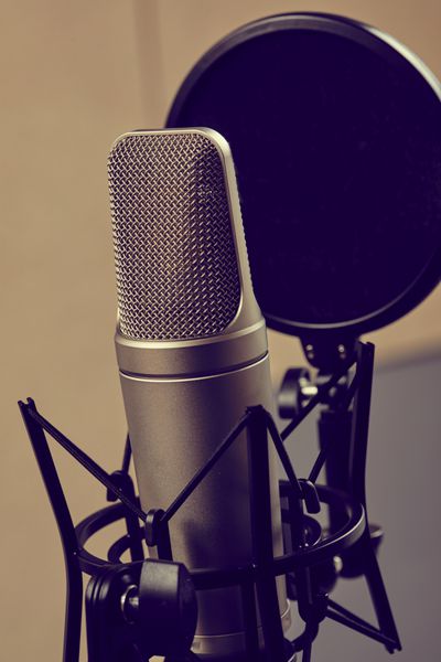 میکروفون در یک استودیوی ضبط