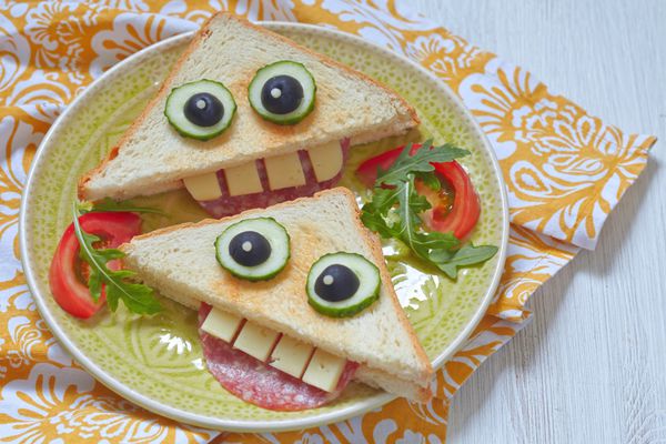 ساندویچ خنده دار برای ناهار بچه ها