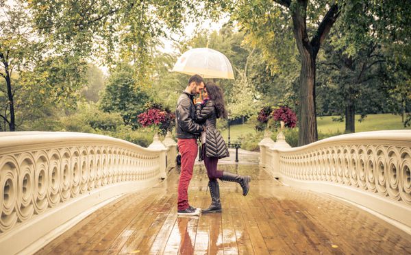 زوج دوست داشتنی در پارک مرکزی نیویورک