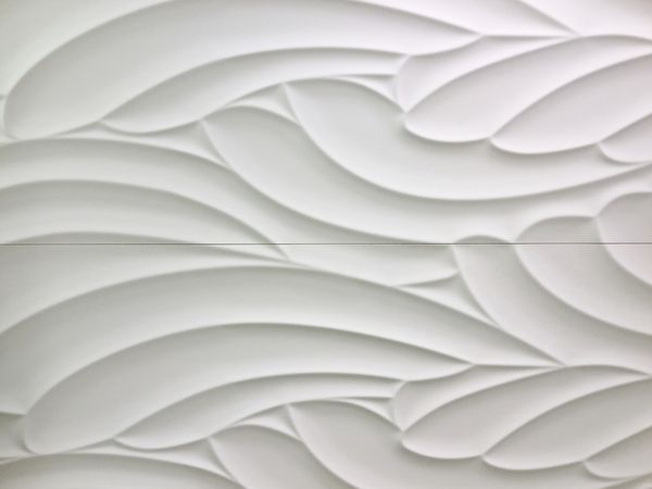 بافت بدون درز سفید پس زمینه مواج دکوراسیون دیوار داخلی الگوی پانل دیوار داخلی سه بعدی پس زمینه سفید از امواج انتزاعی