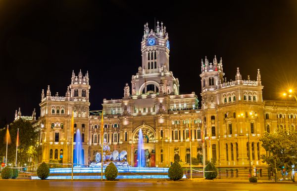 کاخ Cybele سابقاً کاخ ارتباطات در مادرید اسپانیا در حال حاضر مقر شورای شهر است
