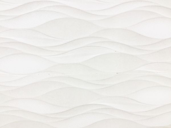 بافت بدون درز سفید پس زمینه مواج دکوراسیون دیوار داخلی الگوی پانل دیوار داخلی سه بعدی پس زمینه سفید از امواج انتزاعی