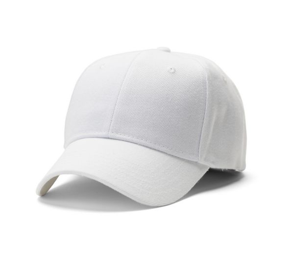 کلاه بیسبال سفید جدا شده روی پس زمینه سفید