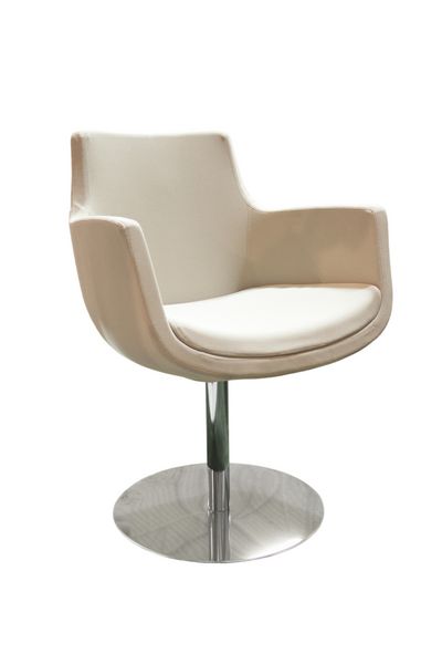 صندلی راحتی بژ مدرن جدا شده در پس زمینه سفید 3 4 نمای