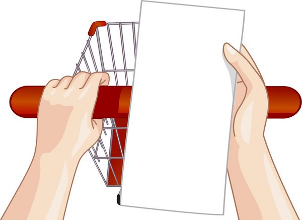 تصویر شخصی در حال چک کردن لیست خرید خود در حالی که سبد خرید خود را فشار می دهد