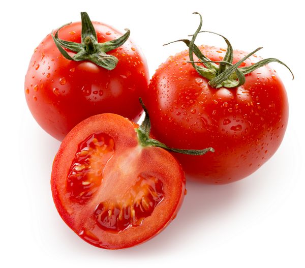 گوجه فرنگی جدا شده در پس زمینه سفید