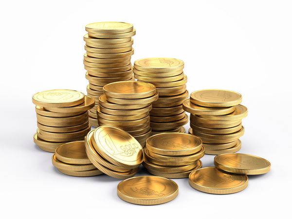 مفهوم بانکداری و مالی - سکه های طلا جدا شده در پس زمینه سفید تصویر سه بعدی